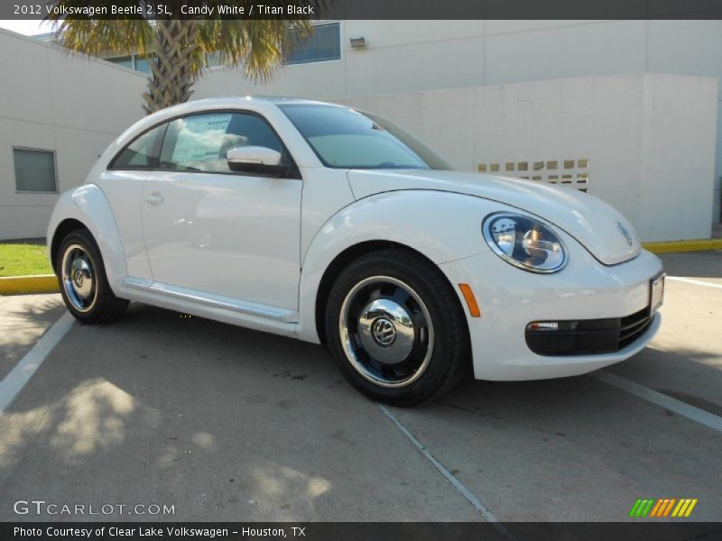 Candy White / Titan Black 2012 Volkswagen Beetle 2.5L