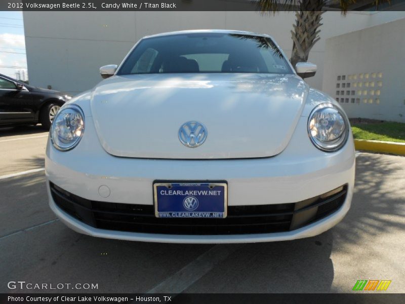 Candy White / Titan Black 2012 Volkswagen Beetle 2.5L