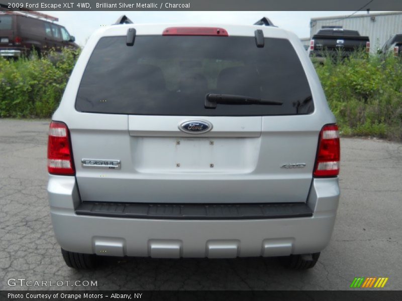 Brilliant Silver Metallic / Charcoal 2009 Ford Escape XLT 4WD