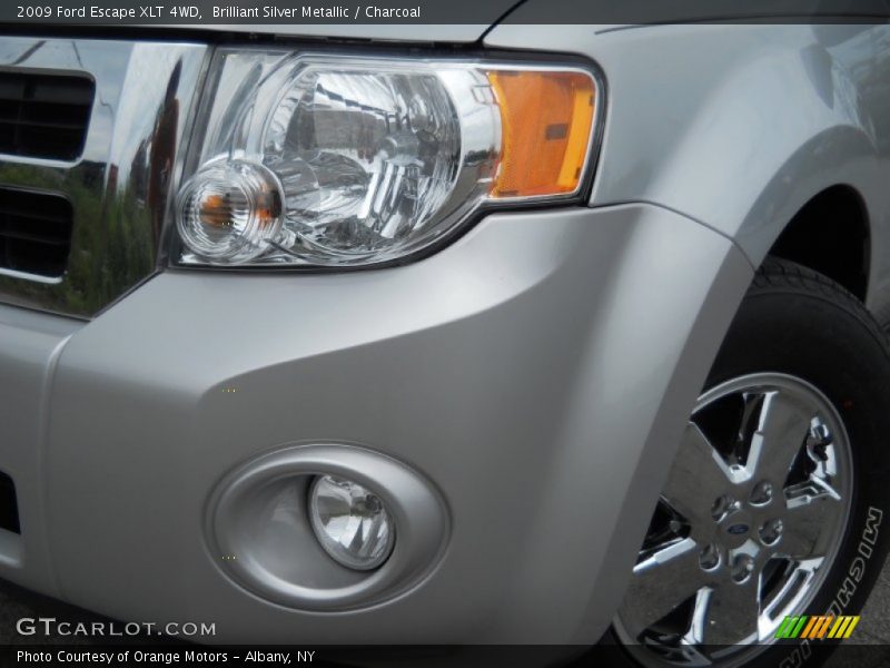 Brilliant Silver Metallic / Charcoal 2009 Ford Escape XLT 4WD