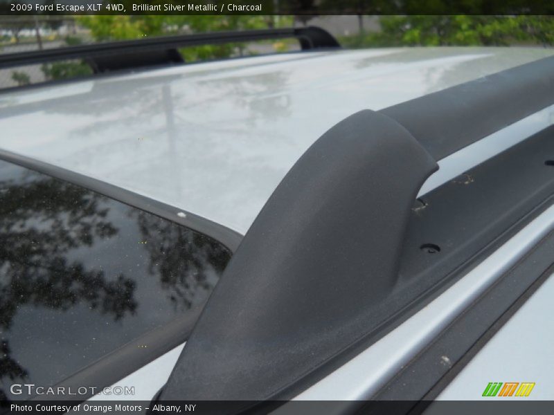 Brilliant Silver Metallic / Charcoal 2009 Ford Escape XLT 4WD