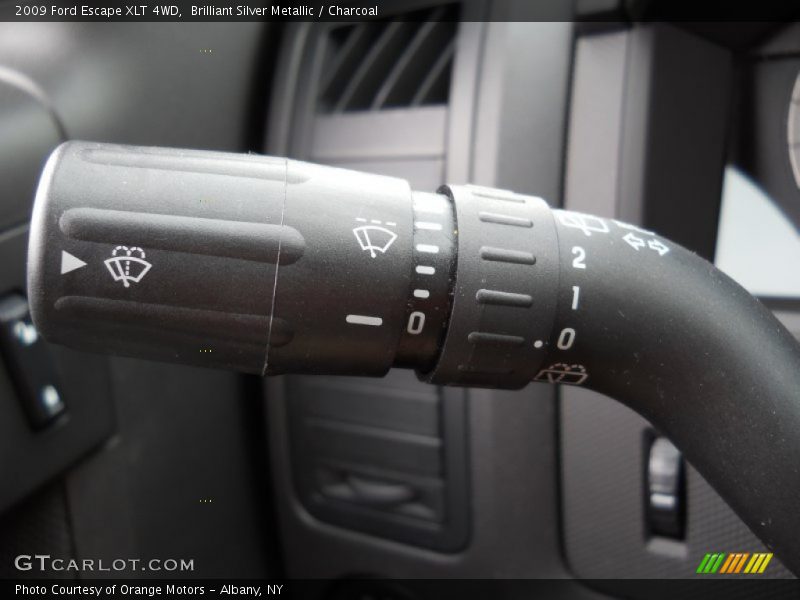 Brilliant Silver Metallic / Charcoal 2009 Ford Escape XLT 4WD
