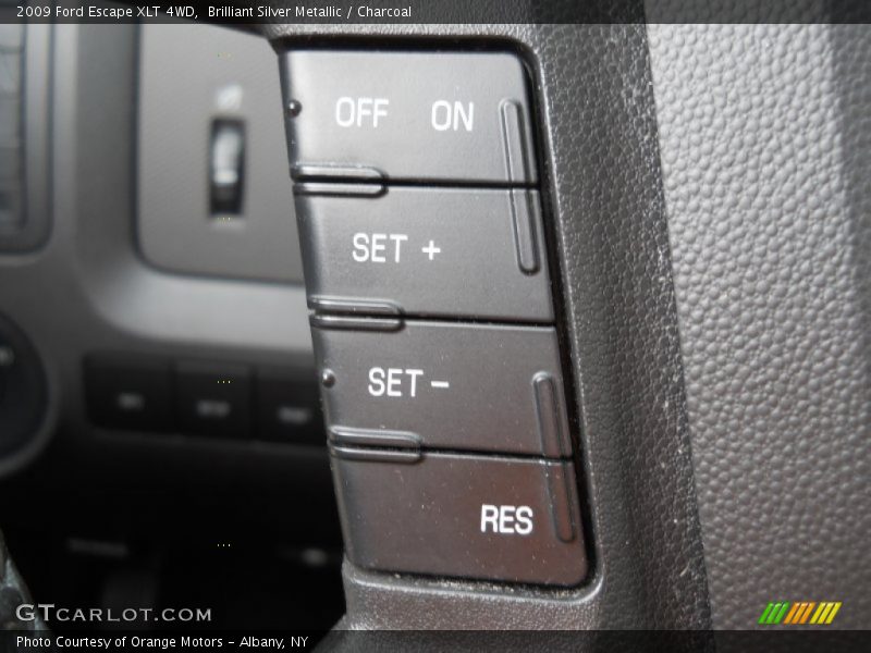 Brilliant Silver Metallic / Charcoal 2009 Ford Escape XLT 4WD