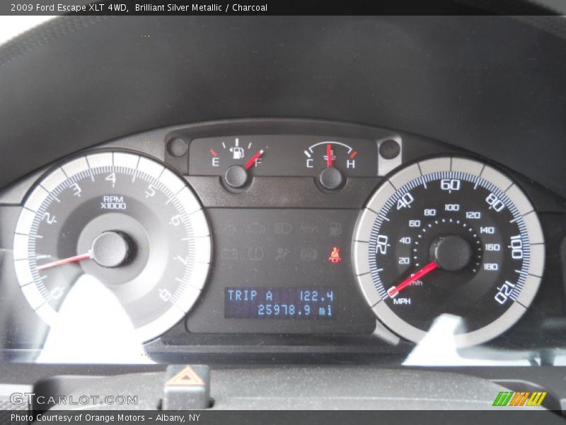 Brilliant Silver Metallic / Charcoal 2009 Ford Escape XLT 4WD