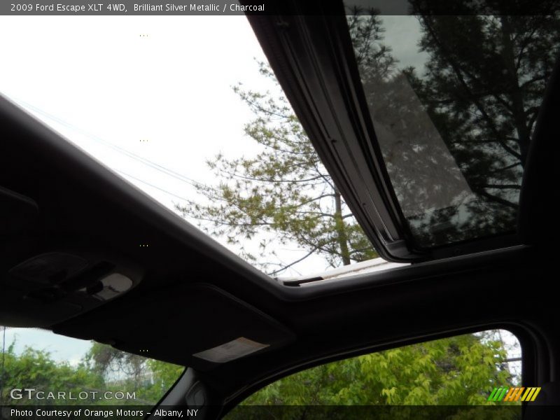 Brilliant Silver Metallic / Charcoal 2009 Ford Escape XLT 4WD