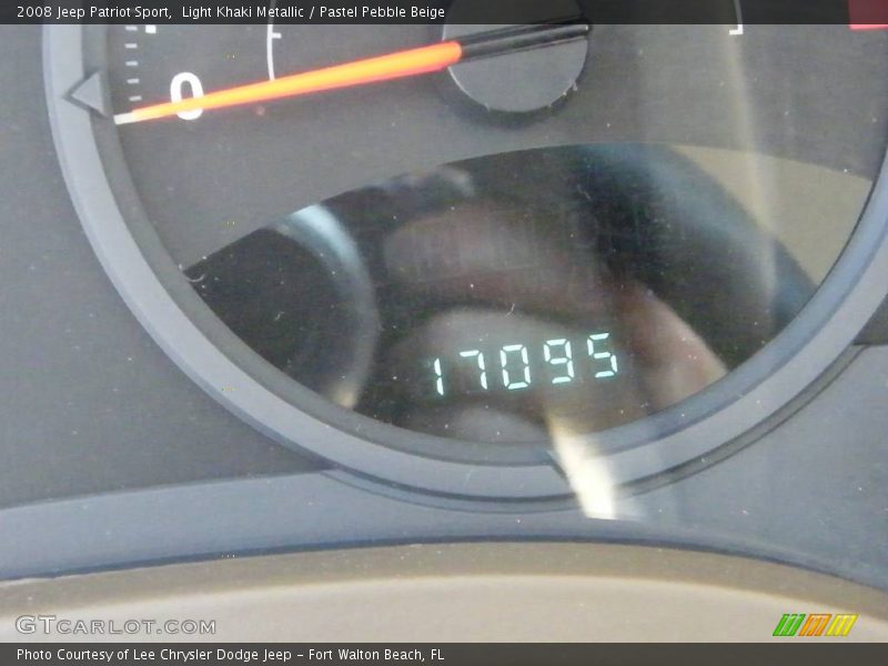 Light Khaki Metallic / Pastel Pebble Beige 2008 Jeep Patriot Sport