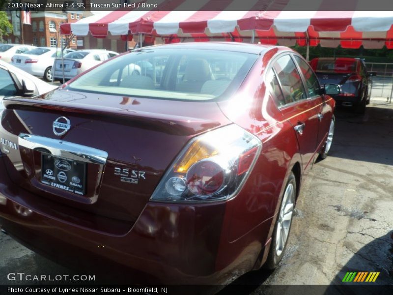 Tuscan Sun Red / Blond 2010 Nissan Altima 3.5 SR