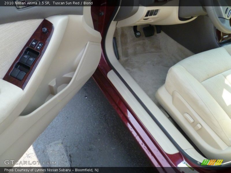Tuscan Sun Red / Blond 2010 Nissan Altima 3.5 SR
