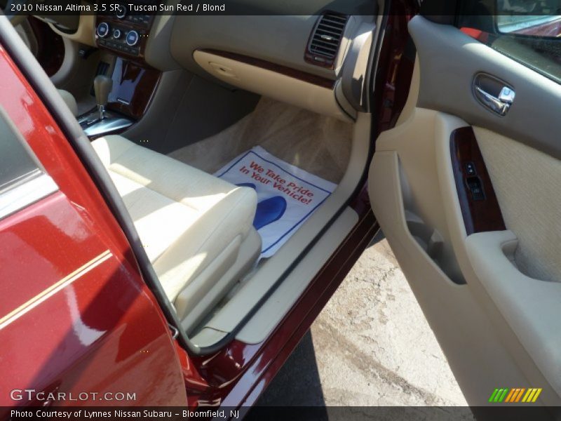 Tuscan Sun Red / Blond 2010 Nissan Altima 3.5 SR