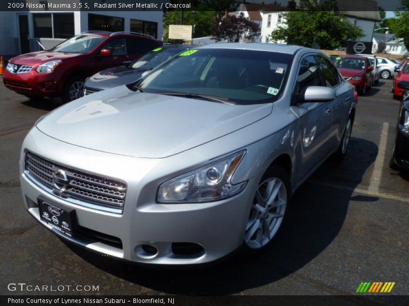 Radiant Silver Metallic / Charcoal 2009 Nissan Maxima 3.5 S