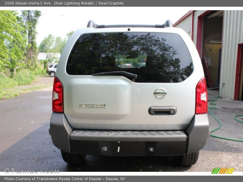 Silver Lightning Metallic / Steel/Graphite 2006 Nissan Xterra S 4x4