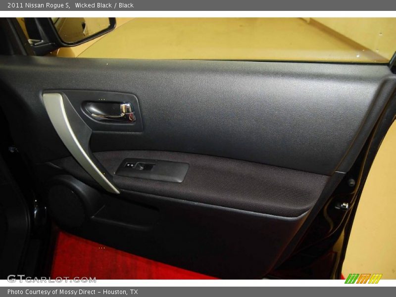Wicked Black / Black 2011 Nissan Rogue S
