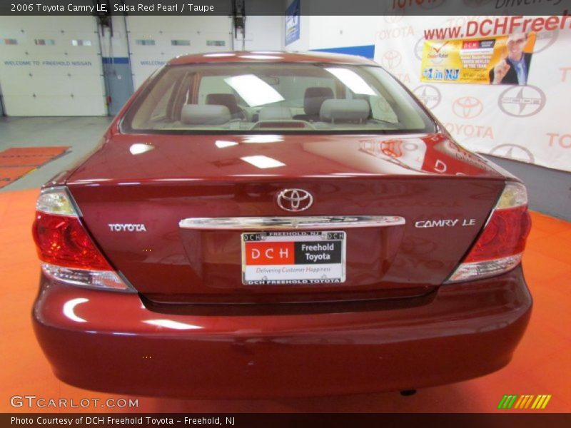 Salsa Red Pearl / Taupe 2006 Toyota Camry LE