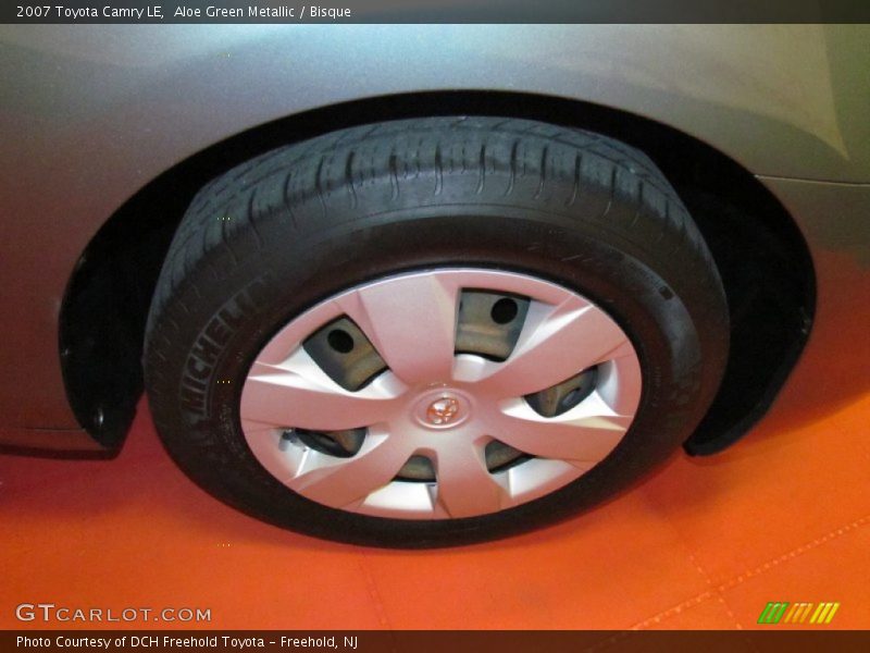 Aloe Green Metallic / Bisque 2007 Toyota Camry LE