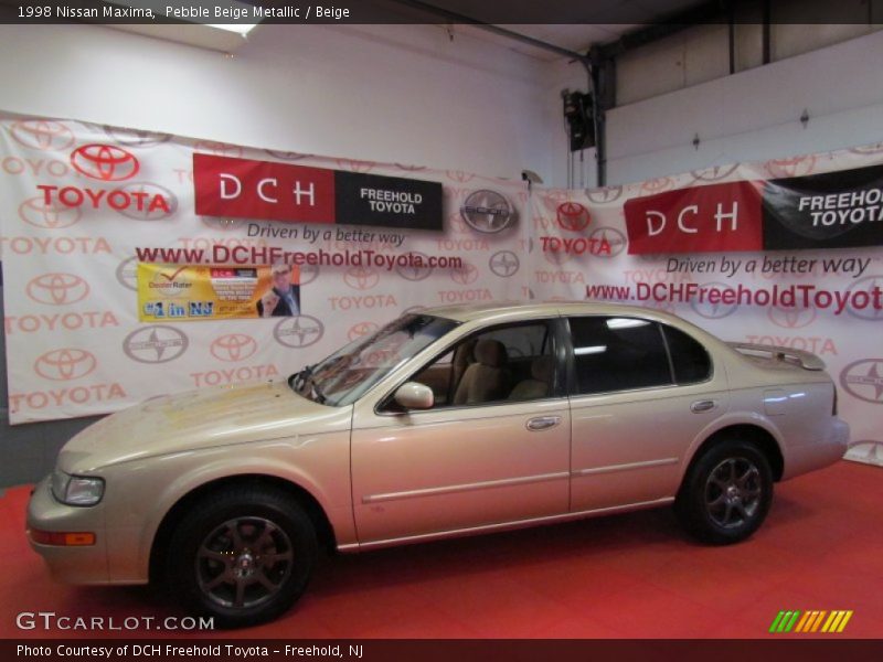 Pebble Beige Metallic / Beige 1998 Nissan Maxima