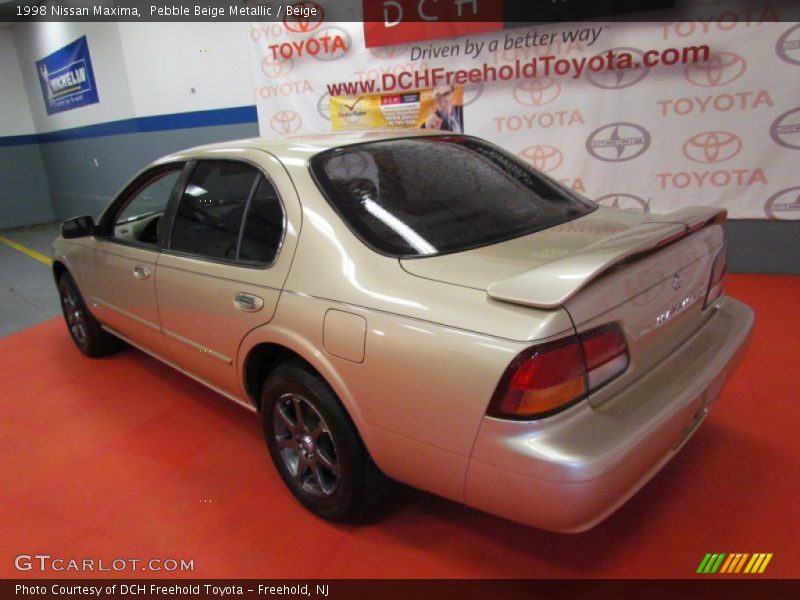 Pebble Beige Metallic / Beige 1998 Nissan Maxima