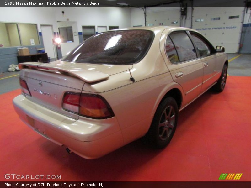 Pebble Beige Metallic / Beige 1998 Nissan Maxima