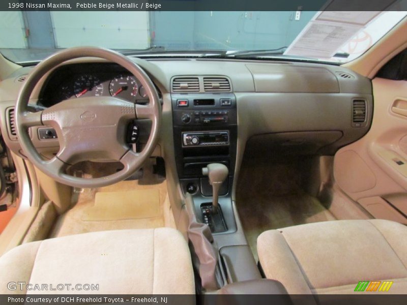 Pebble Beige Metallic / Beige 1998 Nissan Maxima