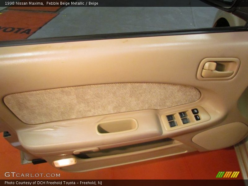 Pebble Beige Metallic / Beige 1998 Nissan Maxima