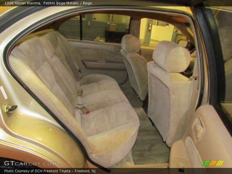 Pebble Beige Metallic / Beige 1998 Nissan Maxima