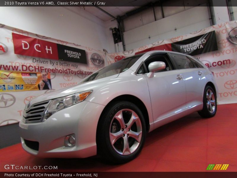 Classic Silver Metallic / Gray 2010 Toyota Venza V6 AWD