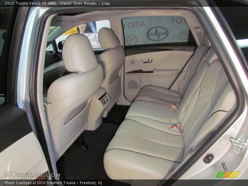 Classic Silver Metallic / Gray 2010 Toyota Venza V6 AWD