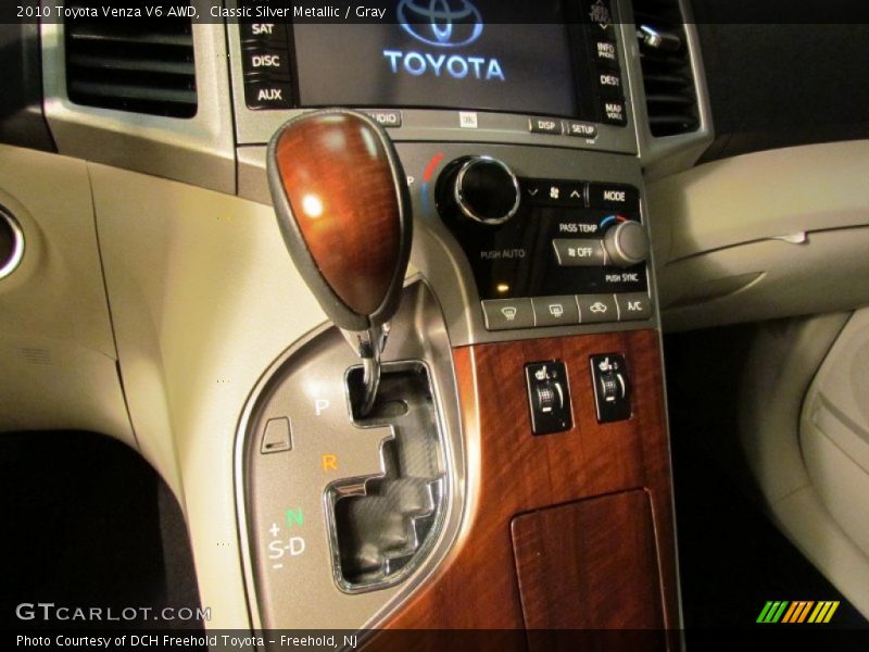 Classic Silver Metallic / Gray 2010 Toyota Venza V6 AWD