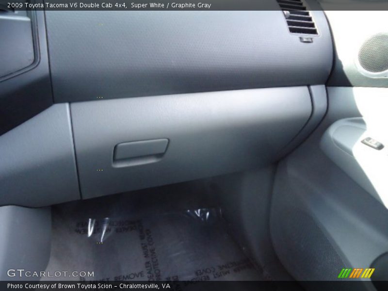 Super White / Graphite Gray 2009 Toyota Tacoma V6 Double Cab 4x4