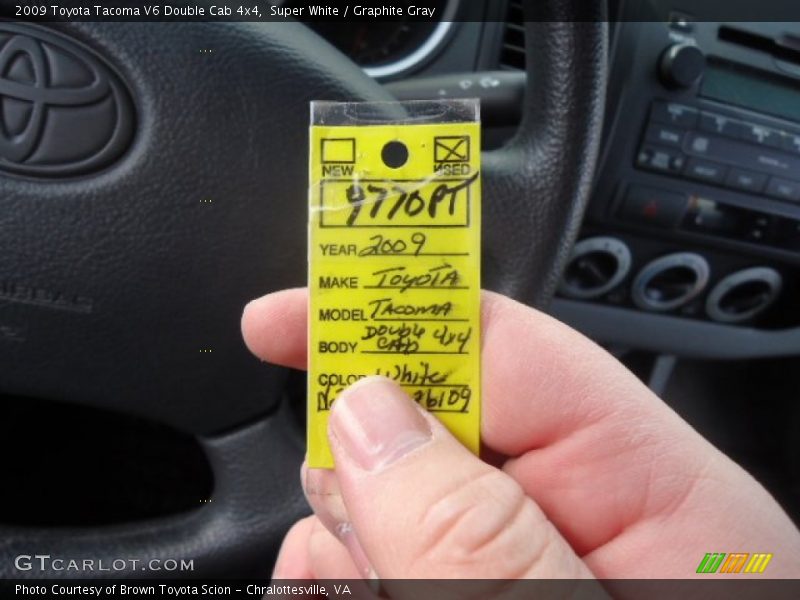 Super White / Graphite Gray 2009 Toyota Tacoma V6 Double Cab 4x4
