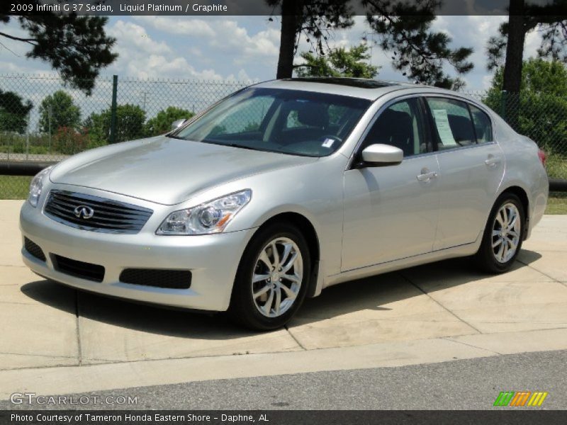 Front 3/4 View of 2009 G 37 Sedan