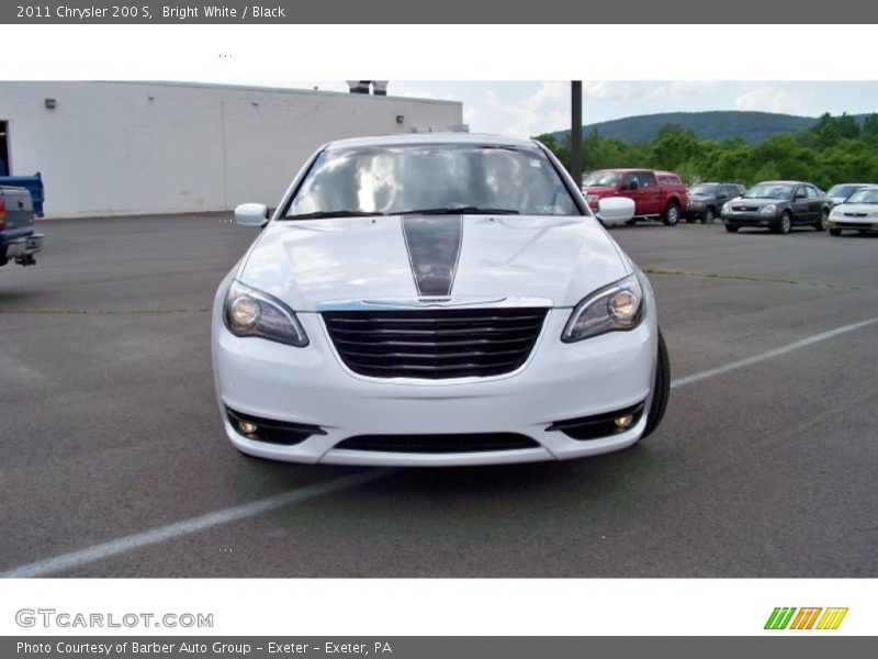 Bright White / Black 2011 Chrysler 200 S