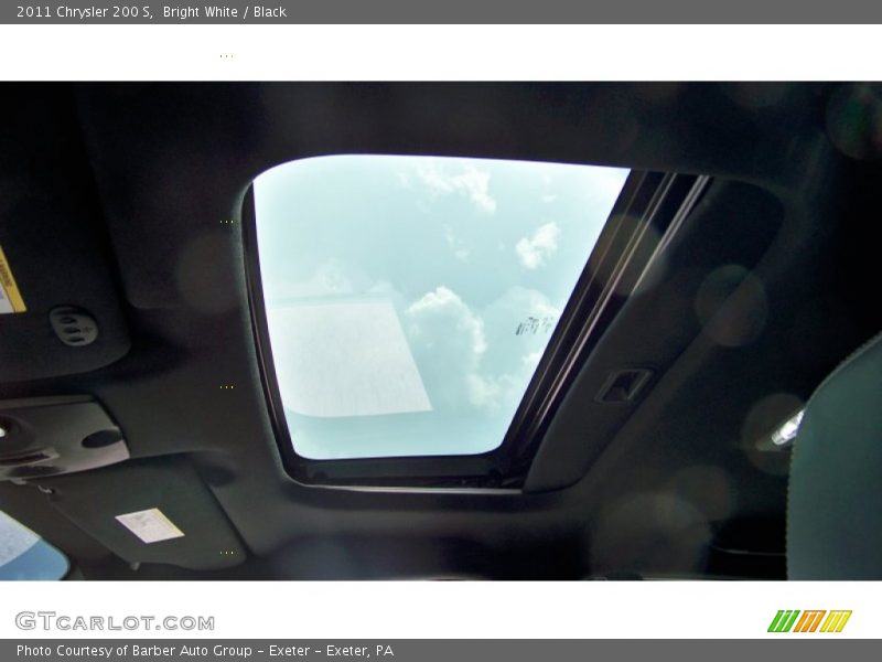 Bright White / Black 2011 Chrysler 200 S