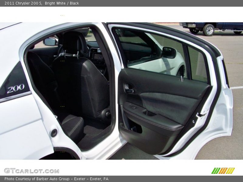 Bright White / Black 2011 Chrysler 200 S