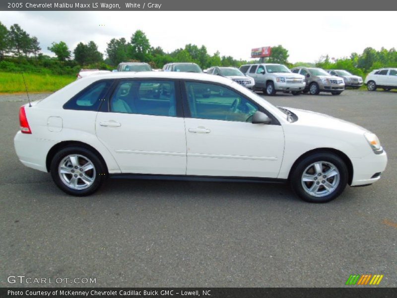 White / Gray 2005 Chevrolet Malibu Maxx LS Wagon