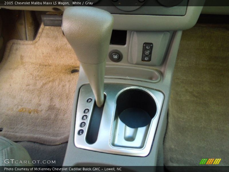 White / Gray 2005 Chevrolet Malibu Maxx LS Wagon