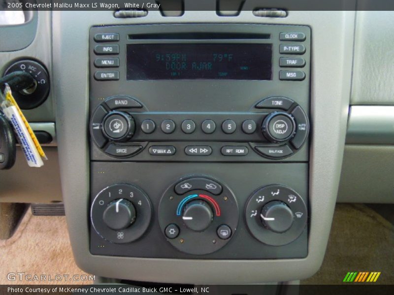 White / Gray 2005 Chevrolet Malibu Maxx LS Wagon
