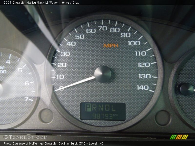 White / Gray 2005 Chevrolet Malibu Maxx LS Wagon
