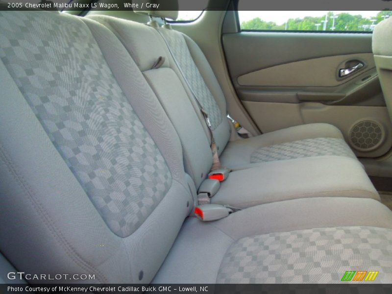 White / Gray 2005 Chevrolet Malibu Maxx LS Wagon