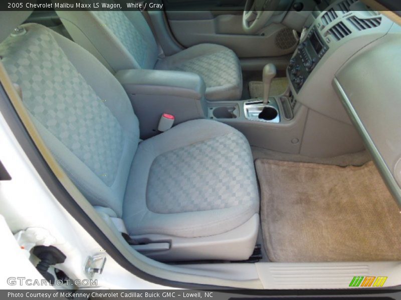 White / Gray 2005 Chevrolet Malibu Maxx LS Wagon
