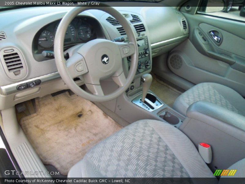 White / Gray 2005 Chevrolet Malibu Maxx LS Wagon