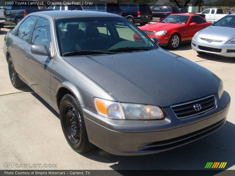 Graphite Gray Pearl / Gray 2000 Toyota Camry LE