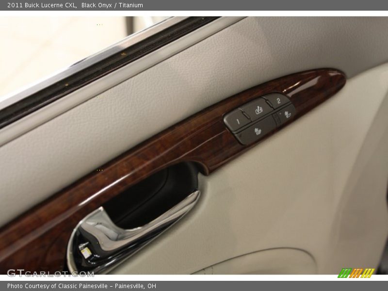 Black Onyx / Titanium 2011 Buick Lucerne CXL