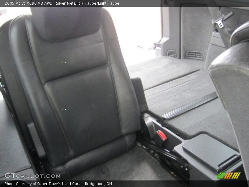Silver Metallic / Taupe/Light Taupe 2005 Volvo XC90 V8 AWD