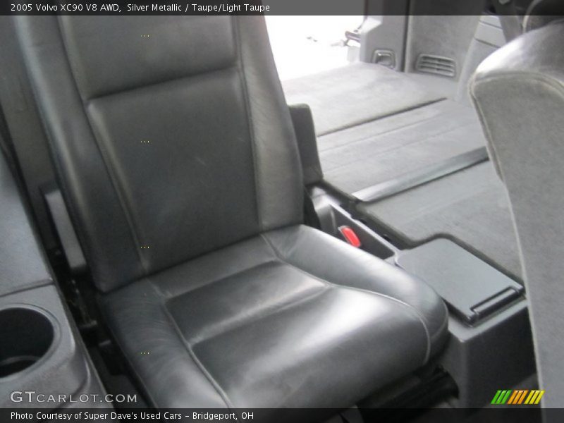 Silver Metallic / Taupe/Light Taupe 2005 Volvo XC90 V8 AWD