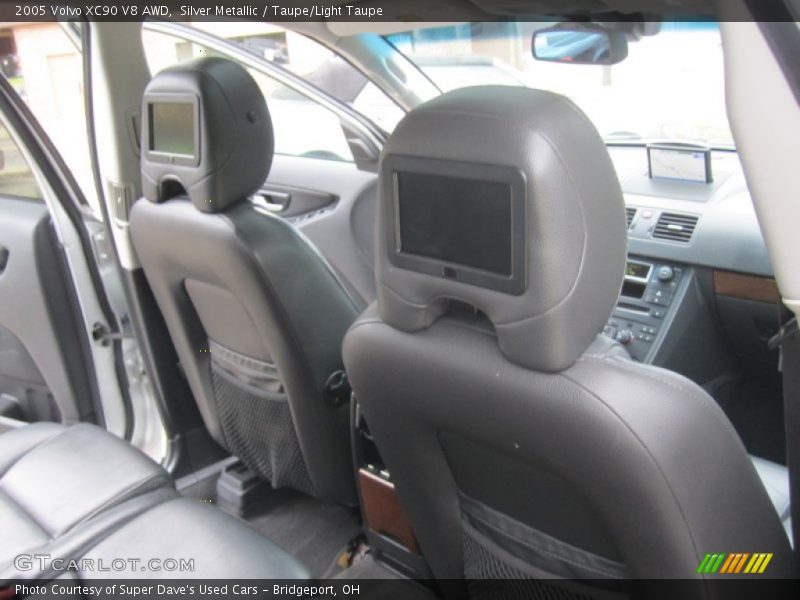 Silver Metallic / Taupe/Light Taupe 2005 Volvo XC90 V8 AWD