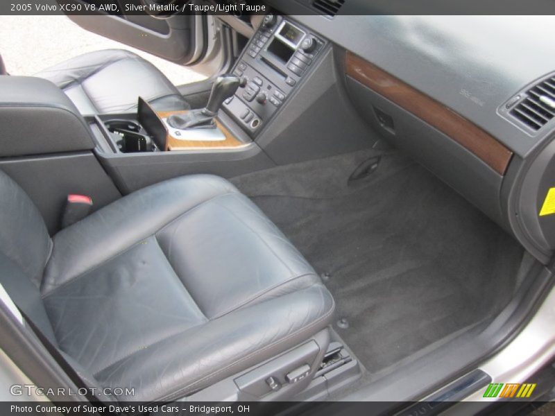 Silver Metallic / Taupe/Light Taupe 2005 Volvo XC90 V8 AWD