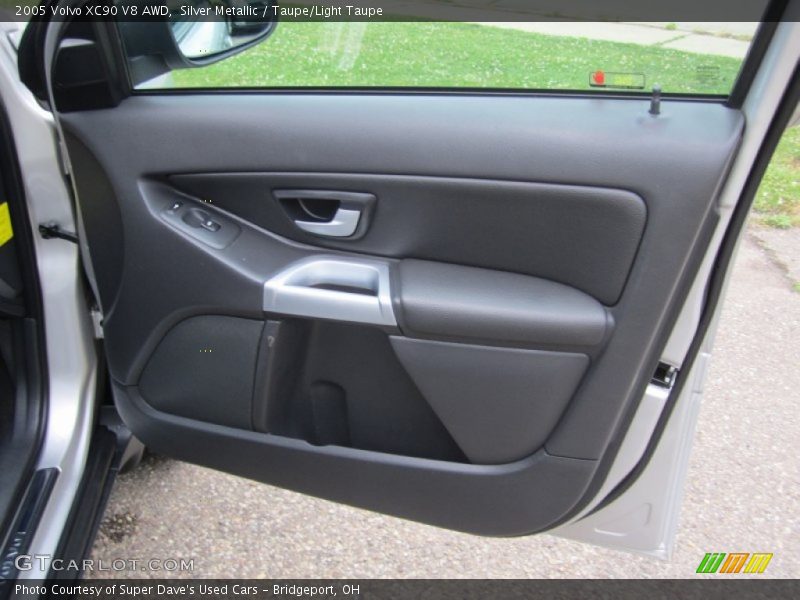 Silver Metallic / Taupe/Light Taupe 2005 Volvo XC90 V8 AWD