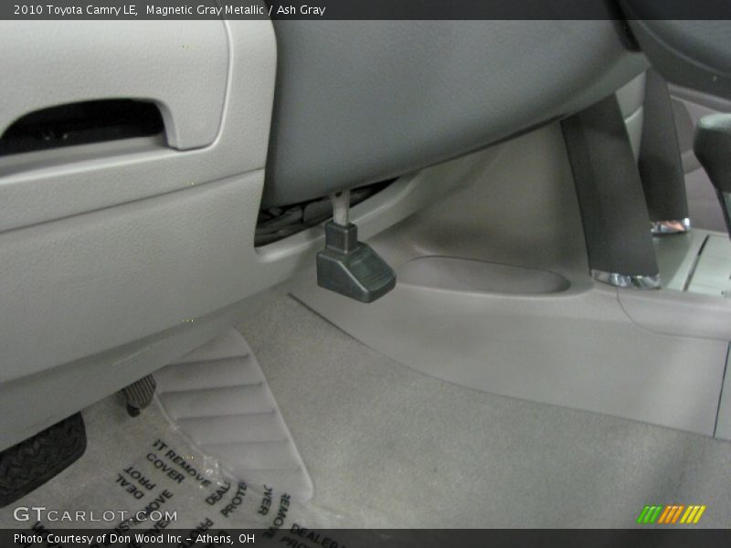 Magnetic Gray Metallic / Ash Gray 2010 Toyota Camry LE