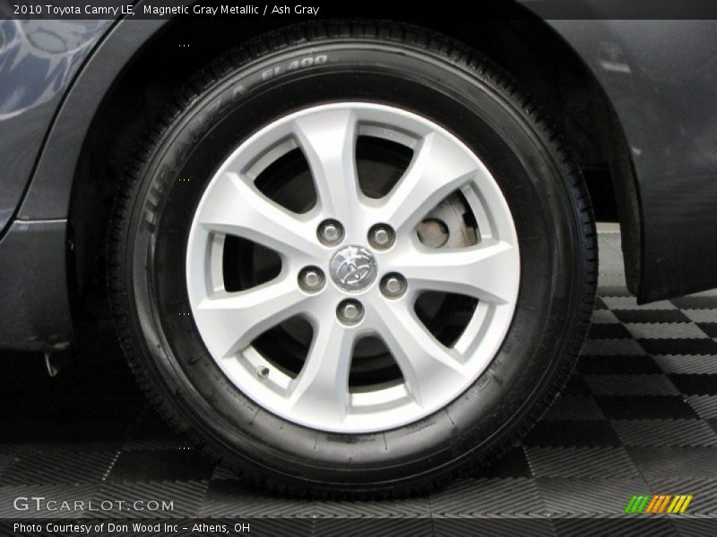 Magnetic Gray Metallic / Ash Gray 2010 Toyota Camry LE