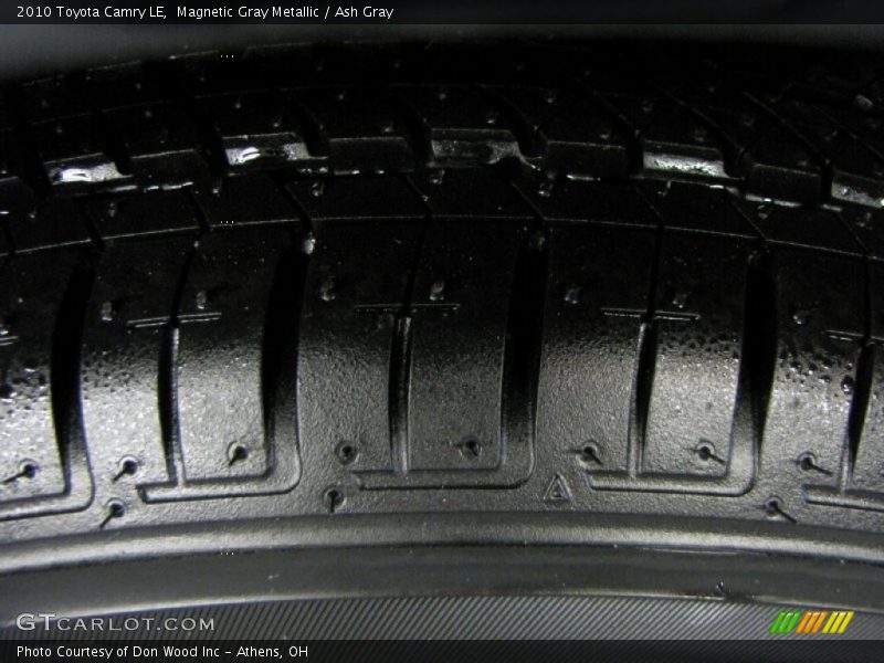 Magnetic Gray Metallic / Ash Gray 2010 Toyota Camry LE